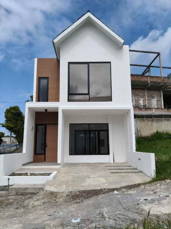 rumah 600 jutaan paling dekat upi sayap setiabudi