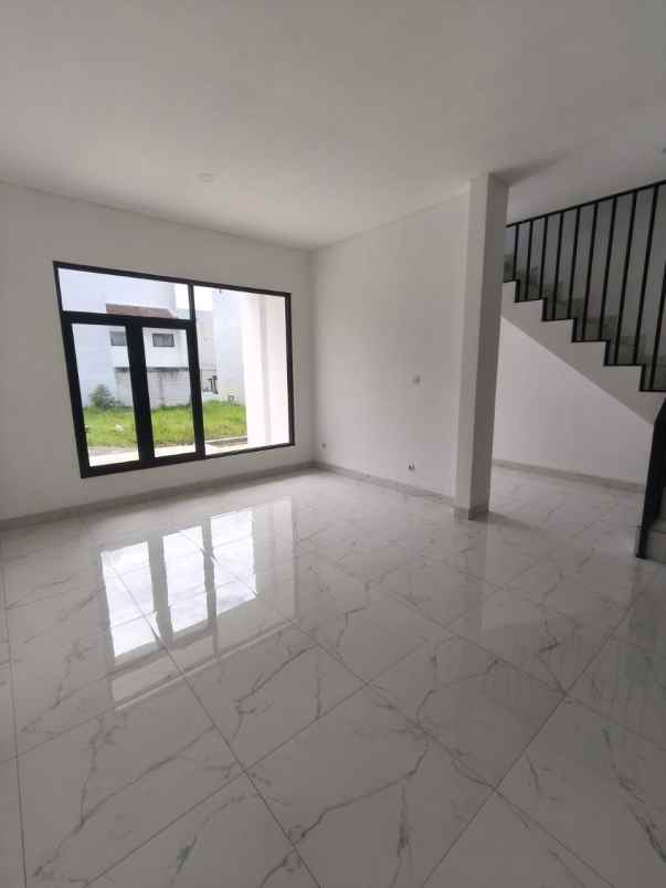 rumah 600 jutaan paling dekat upi sayap setiabudi