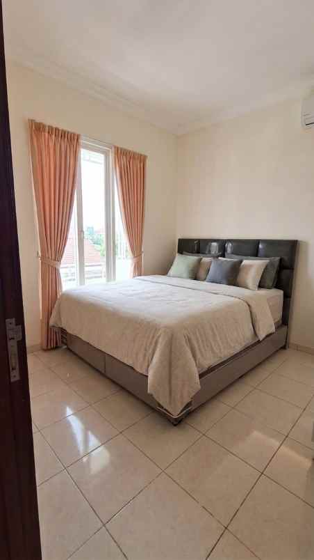 rumah bagus terawat jual bu