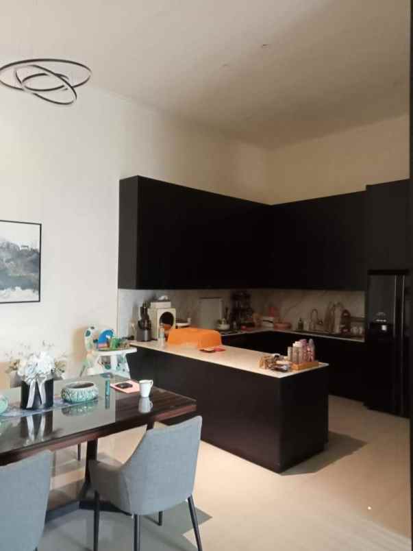 rumah bagus terawat surabaya timur