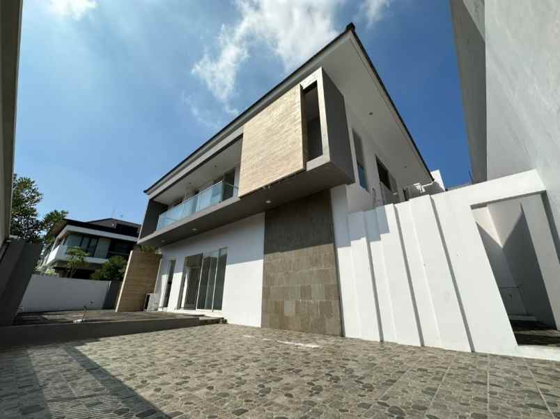 rumah baru hook minimalis kertajaya manyar surabaya