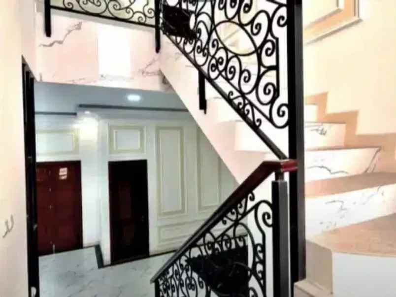 rumah baru mewah modern komplek billymoon kav marinir