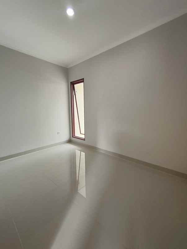 rumah baru non komplek dekat lrt cikunir 1