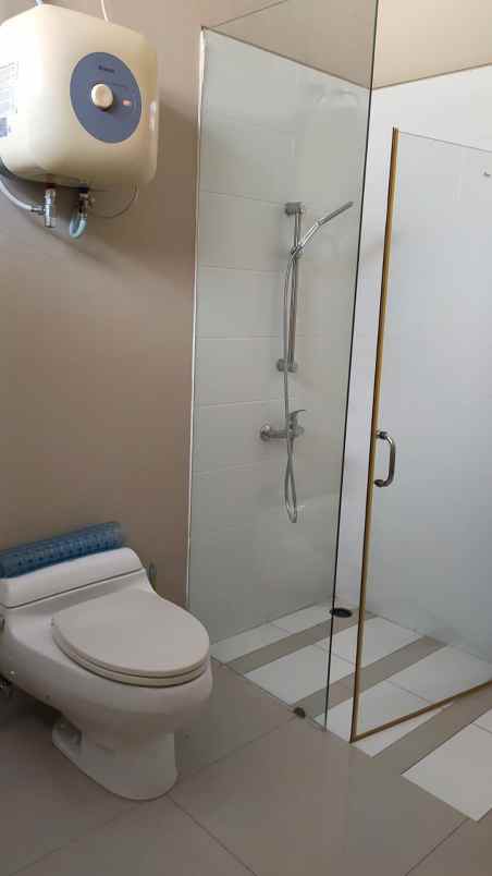 rumah beserta furnish bagus wisata bukit mas