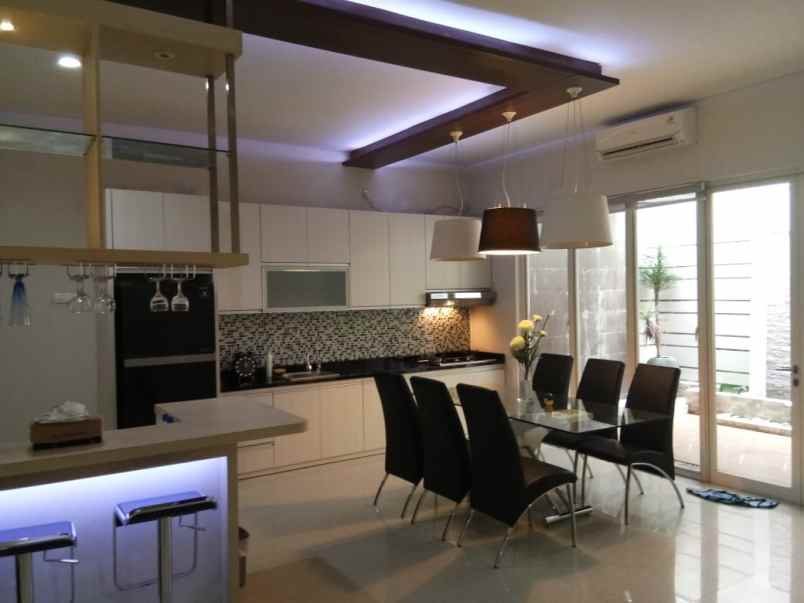 rumah beserta furnish bagus wisata bukit mas