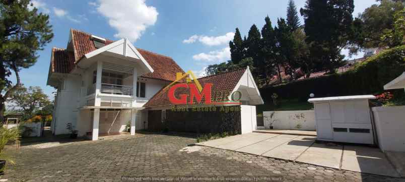 rumah bukit dago selatan