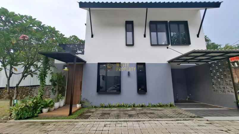 rumah cantik dekat pintu tol brigif