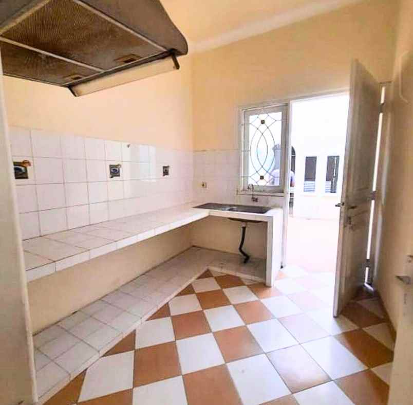 rumah cantik tenggilis mejoyo