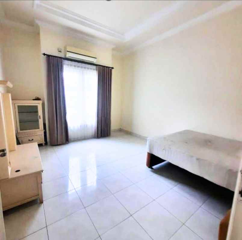 rumah cantik tenggilis mejoyo