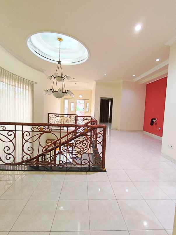 rumah cantik tenggilis mejoyo