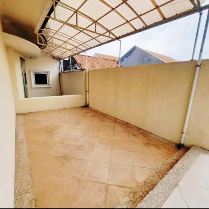 rumah cantik tenggilis mejoyo