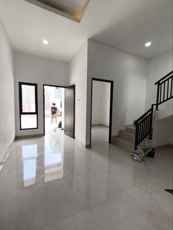 rumah cibubur jakarta timur tidak sampai 1m