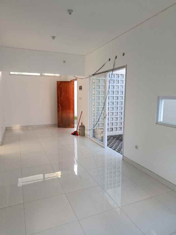 rumah cisaranten kulon arcamanik bandung timur