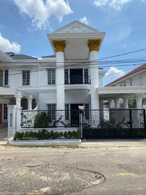 rumah classic 2 lantai di komplek pemda pekanbaru