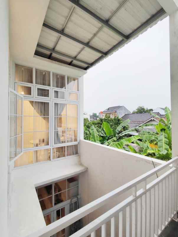 rumah depok 2 lantai semi furnished di sleman jogja