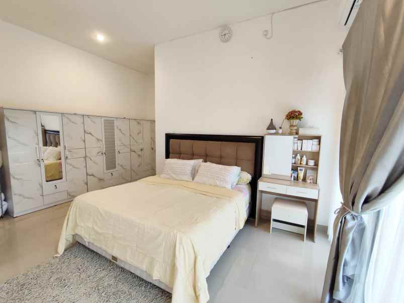 rumah depok 2 lantai semi furnished di sleman jogja