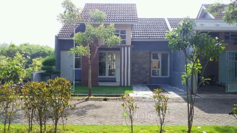 rumah desa anggaswangi