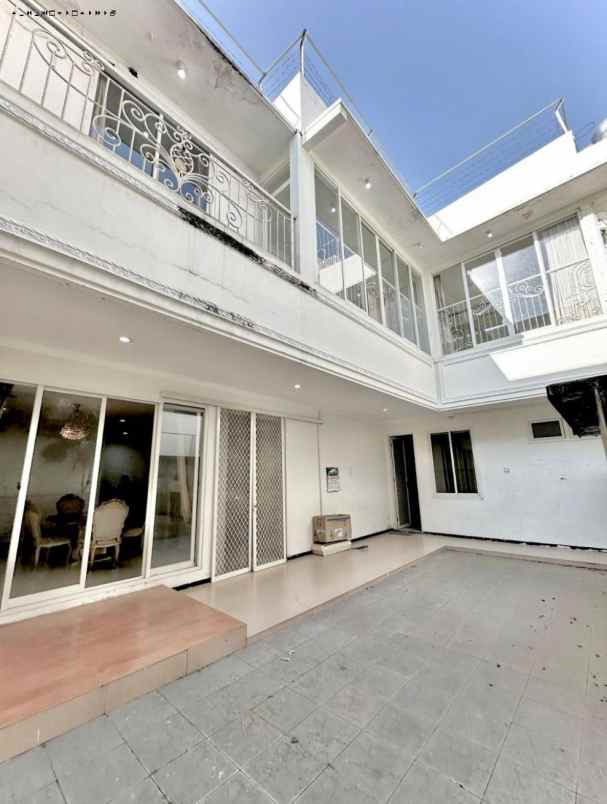 rumah dharmahusada megah permai strategis