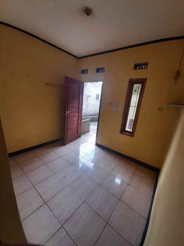 rumah di kontrakan bu hj entin