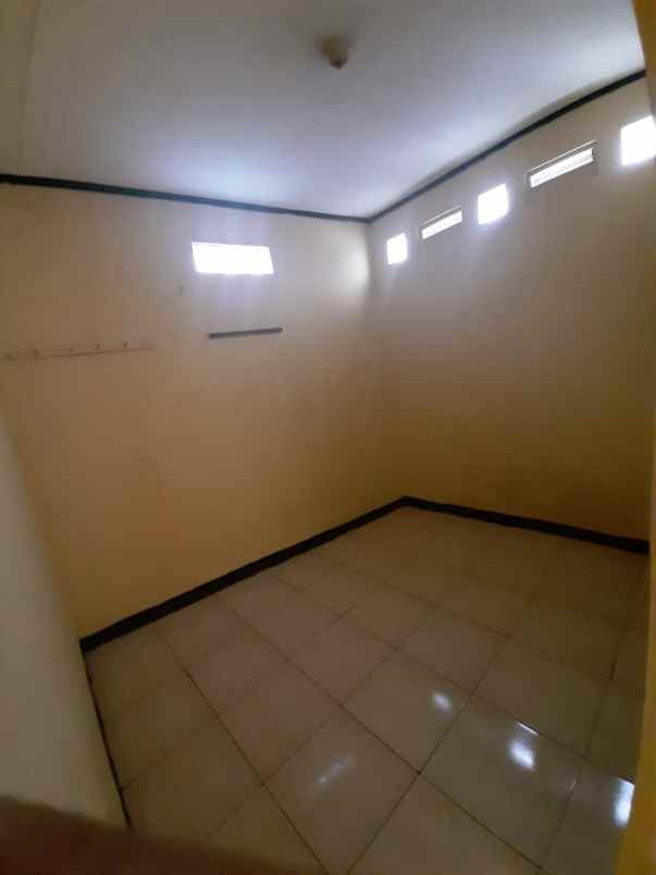 rumah di kontrakan bu hj entin