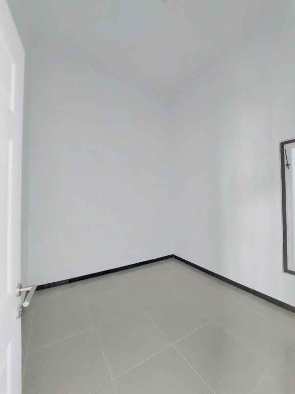 rumah di nol jalan raya tlogowaru kota malang