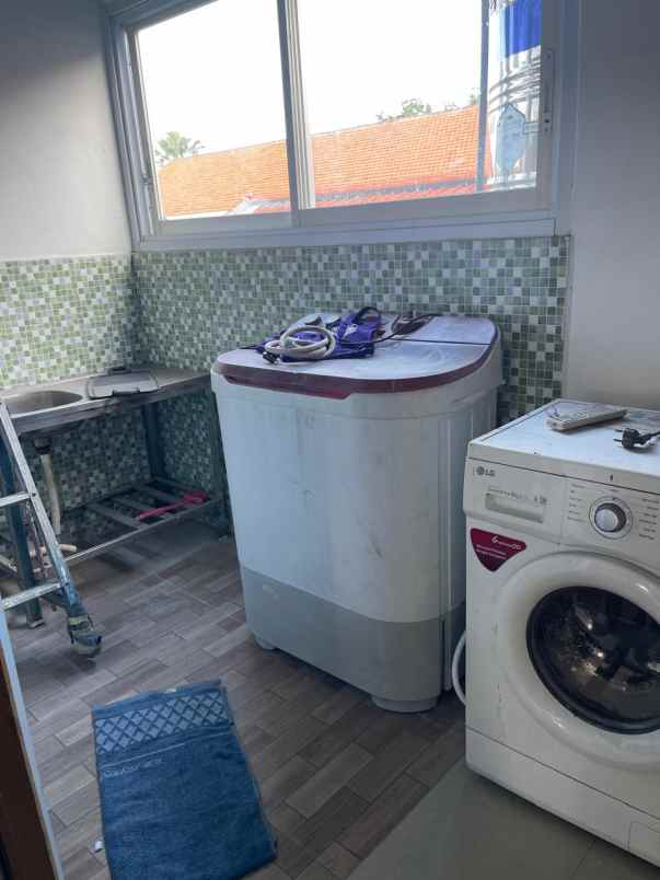 rumah dijual kebonsari akses jalan 2 mobil simpangan