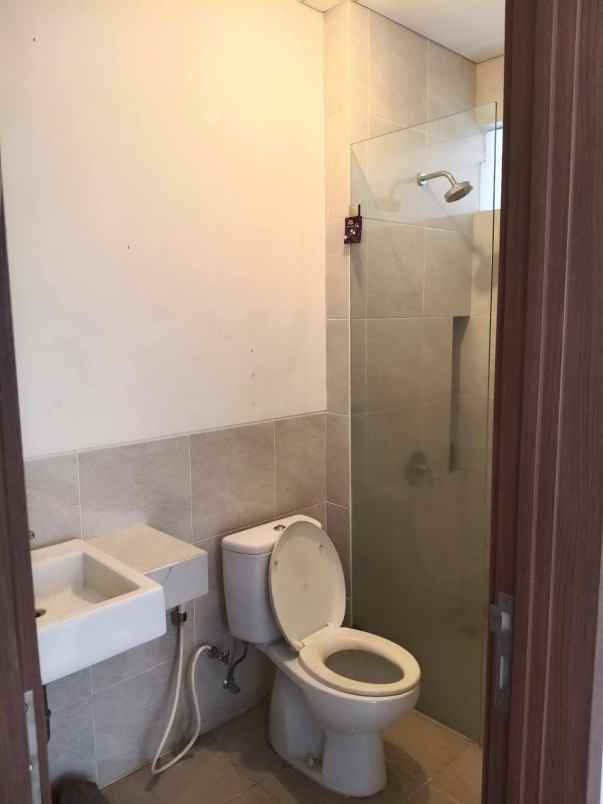 rumah disewakan graha natura sambikerep surabaya barat