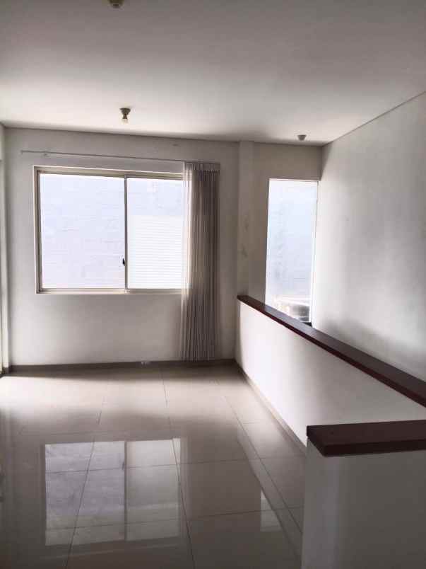 rumah disewakan graha natura sambikerep surabaya barat