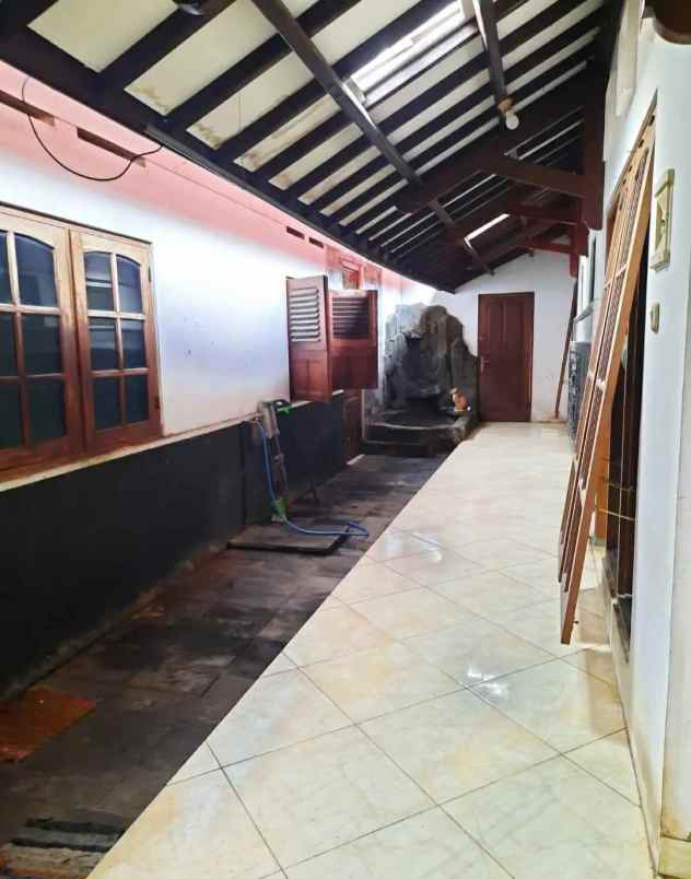 rumah etnik jawa hook dekat kampus ugm