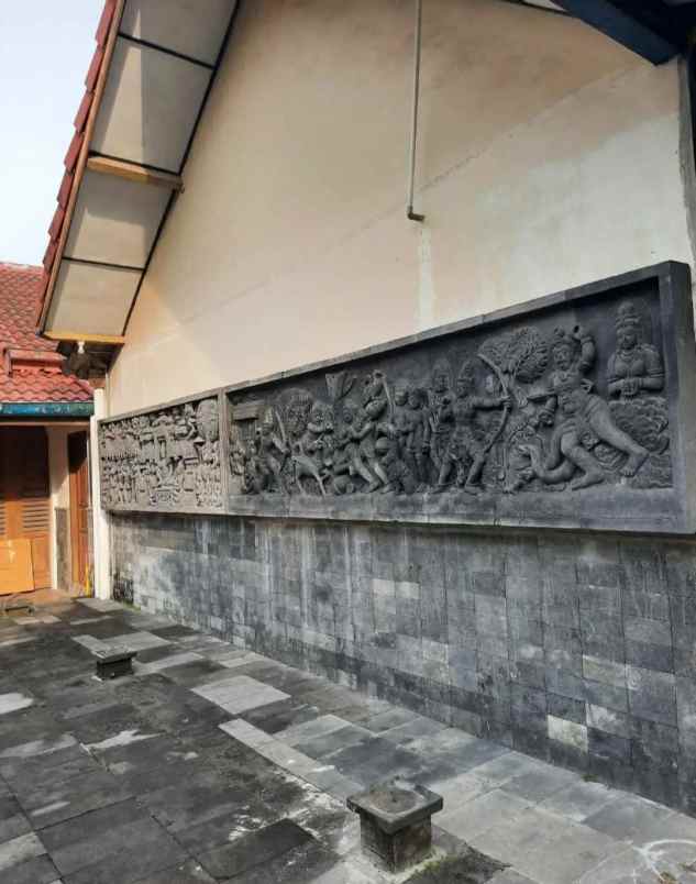 rumah etnik jawa hook dekat kampus ugm