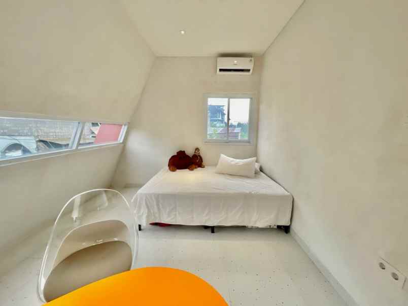 rumah fully furnished cisitu dago bandung