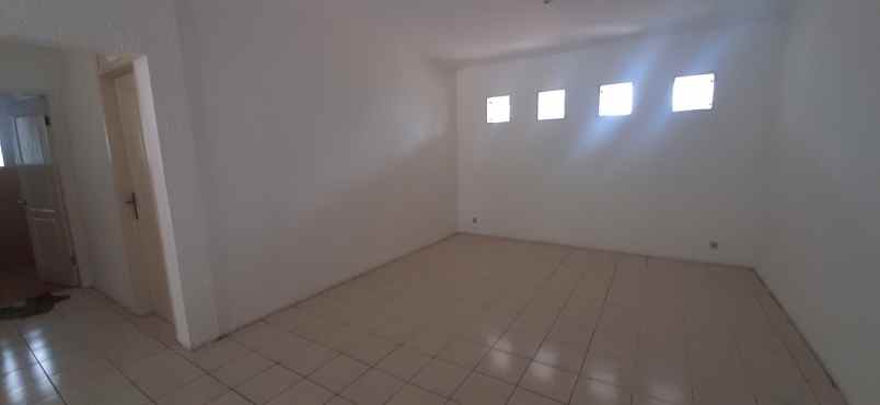 rumah gaya eropa di kawasan dago bandung