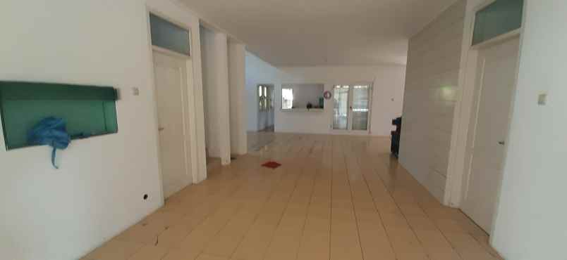 rumah gaya eropa di kawasan dago bandung