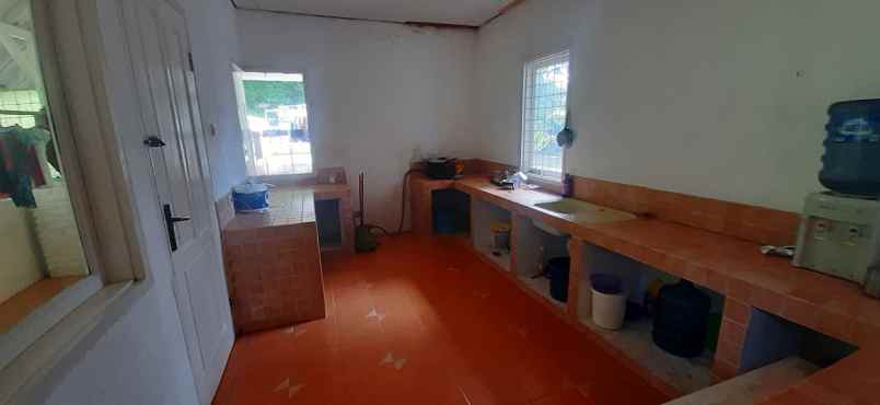 rumah gaya eropa di kawasan dago bandung