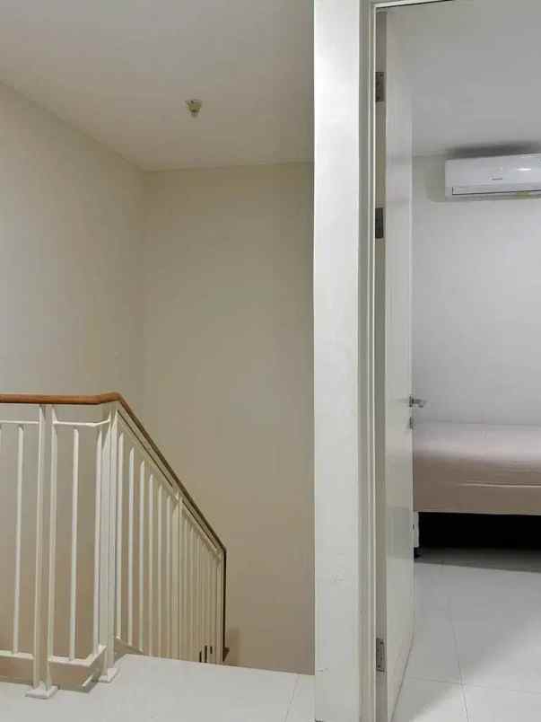 rumah grand island row jalan lebar