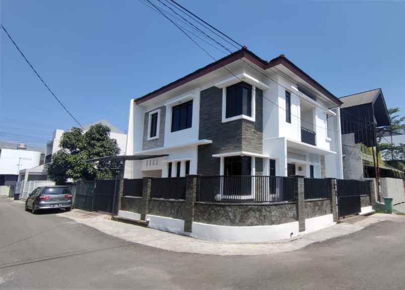 rumah hook logam dekat ciwastra buah batu bandung