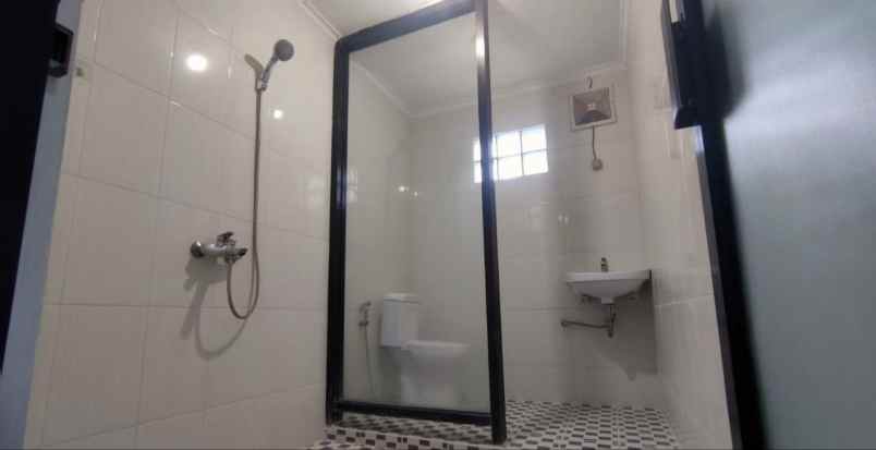 rumah hook logam dekat ciwastra buah batu bandung