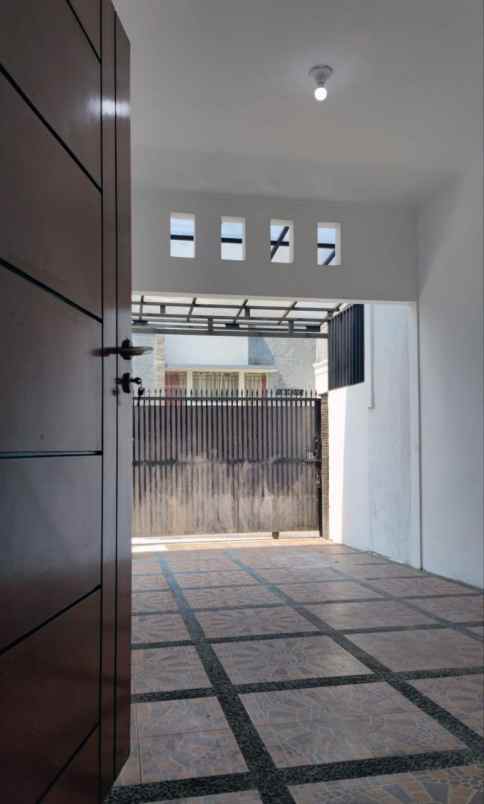 rumah hook logam dekat ciwastra buah batu bandung