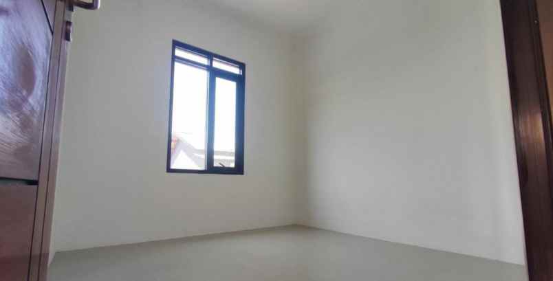 rumah hook logam dekat ciwastra buah batu bandung