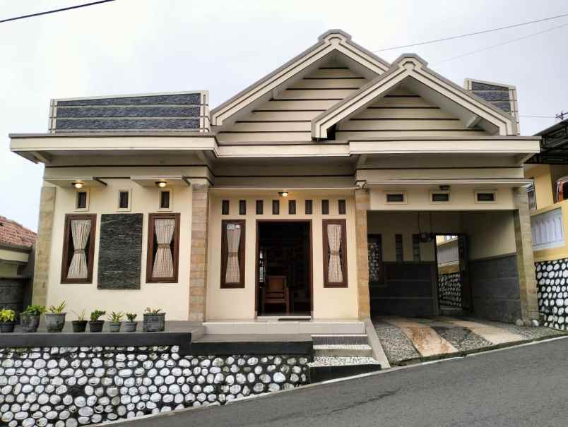 rumah jl raya bromo desa ngadisari