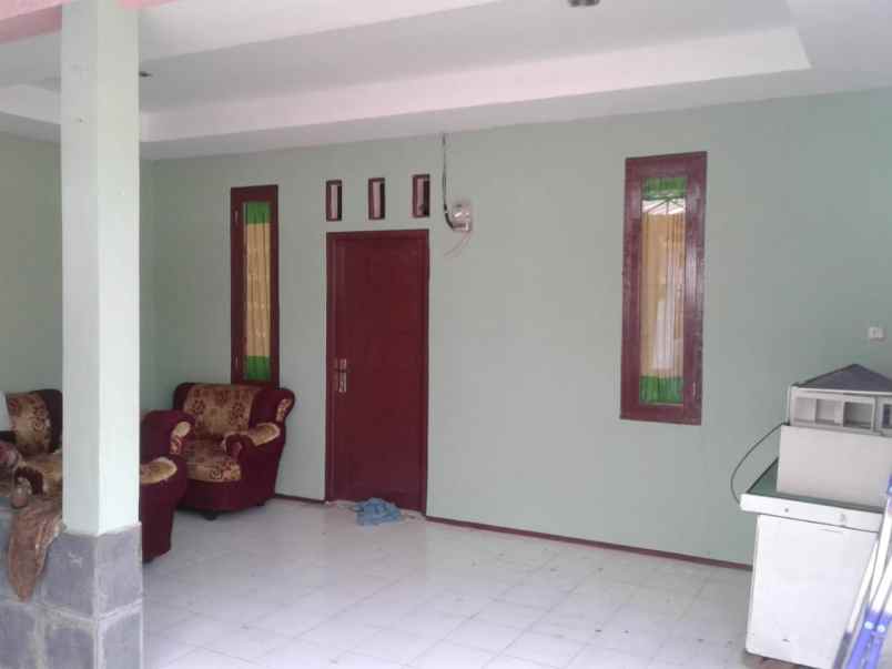 rumah jln raya parung ciputat
