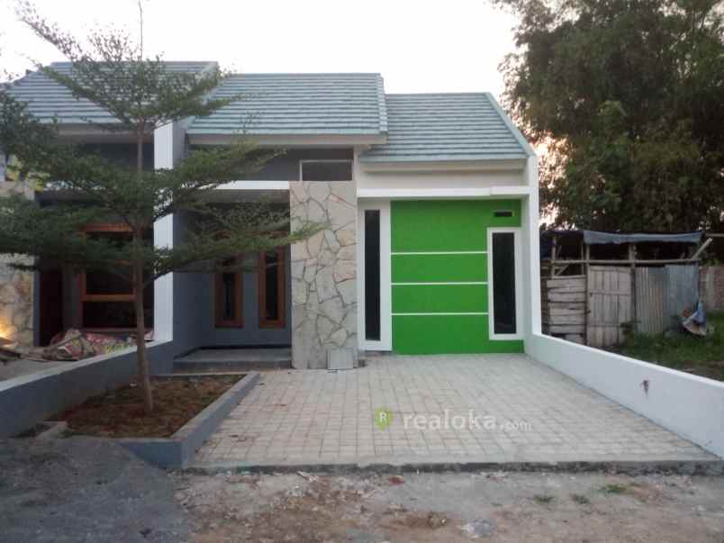 rumah kelurahan sarirejo gang meteor