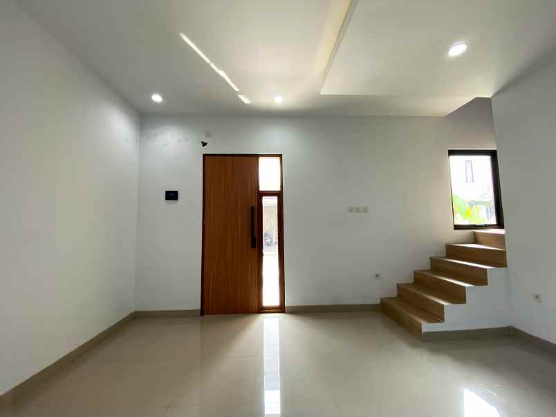 rumah kolam renang pribadi pamulang tangerang selatan