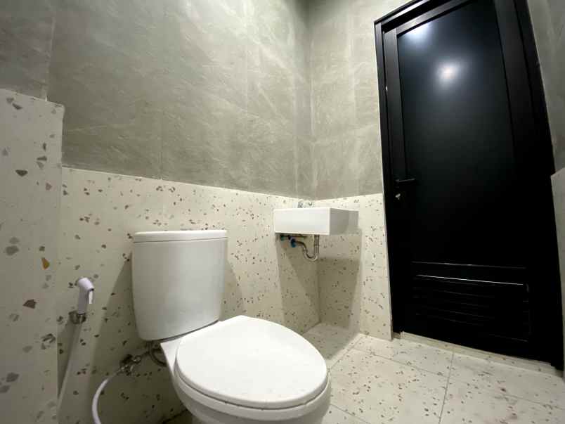 rumah kolam renang pribadi pamulang tangerang selatan