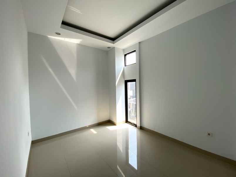 rumah kolam renang pribadi pamulang tangerang selatan