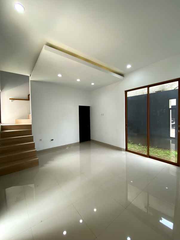 rumah kolam renang pribadi pamulang tangerang selatan