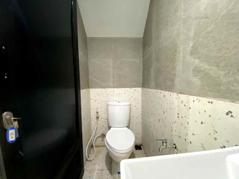 rumah kolam renang pribadi pamulang tangerang selatan