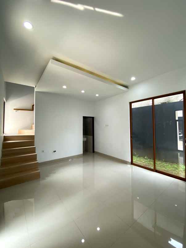 rumah kolam renang pribadi pamulang tangerang selatan