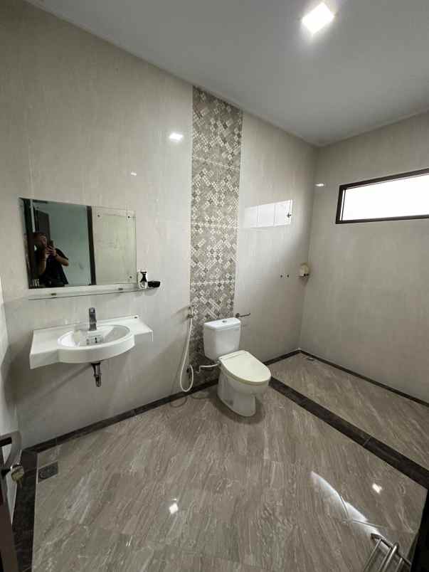 rumah komplek perumkar dki