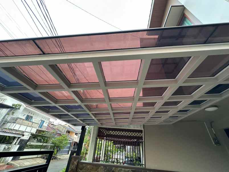 rumah komplek perumkar dki